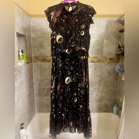 Zara witchy moon print midi dress with flutter sleeves and a celestial pattern - Picture 2 of 7